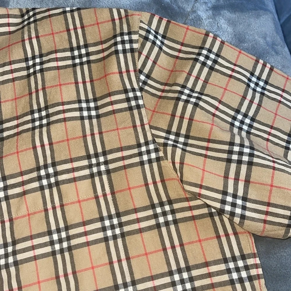 Preloved Burberry shirt with 1 pocket excellent condition size 15 22” wide - Picture 5 of 12